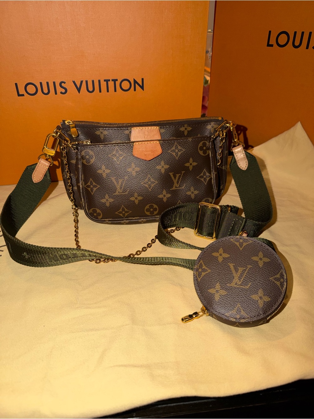 Louis Vuitton Brown Monogram Multi-Pouch Crossbody with Coin Pouch - Picture 2 of 16